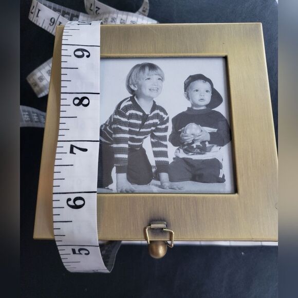 Royal Limited Silver Picture Frame Storage Box (Holds 5 Pictures) - Picture 10 of 10